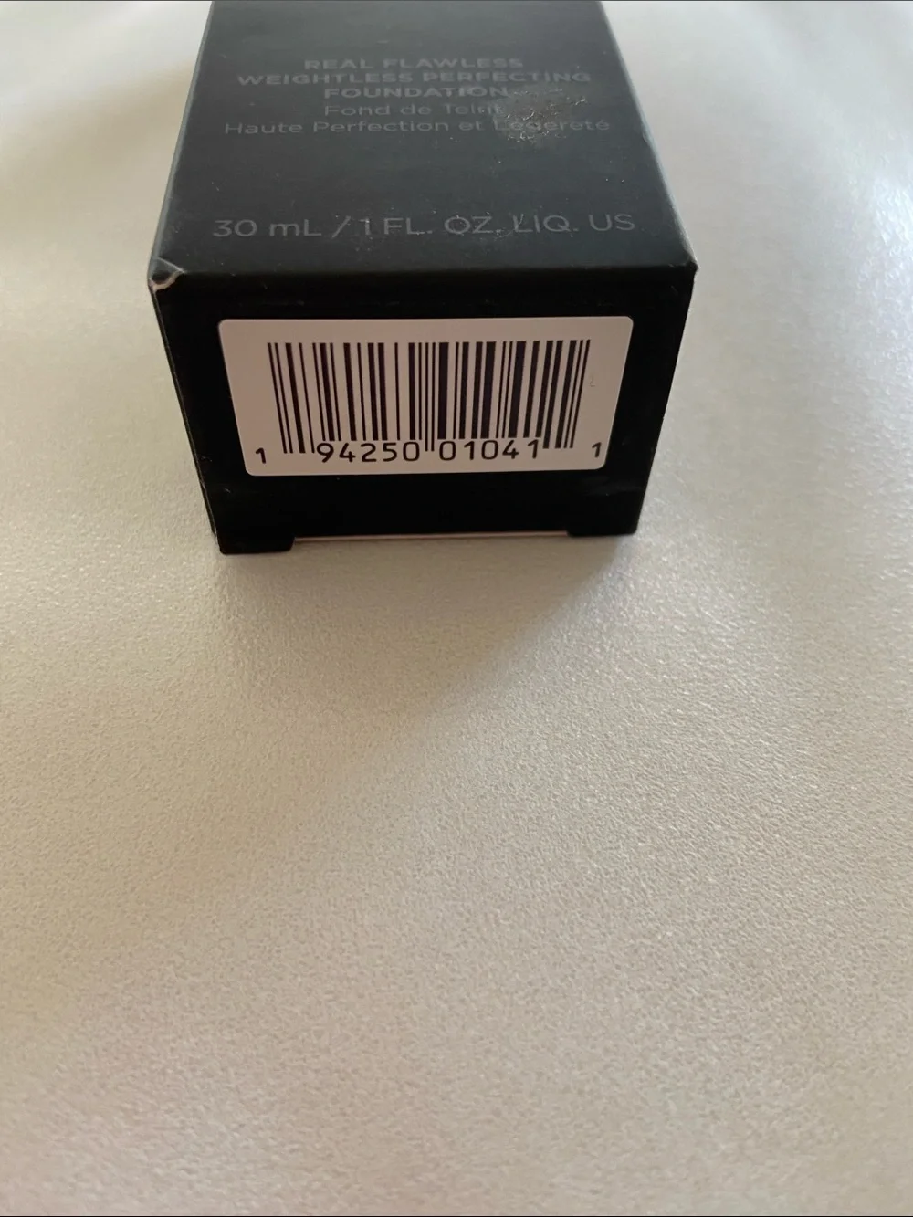 laura mercier Real Flawless Weightless Perfecting Foundation — Black New in Box